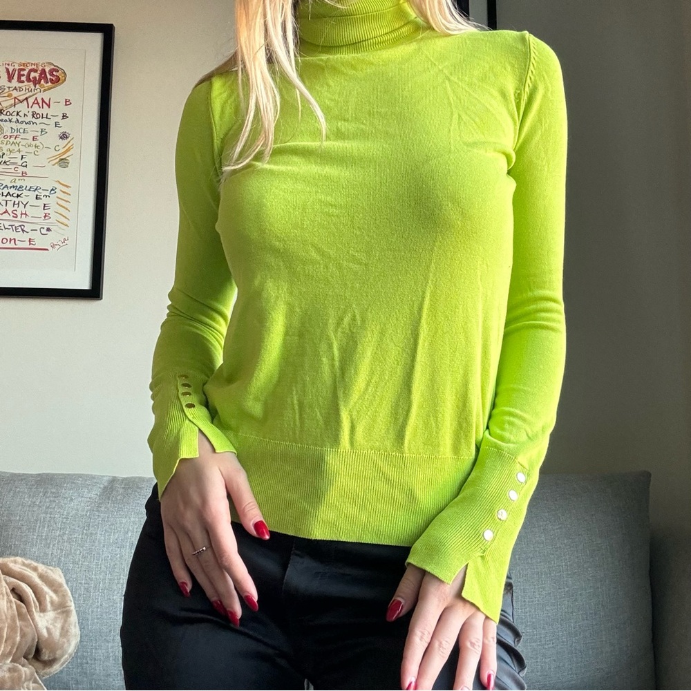 DILVIN Lime Green Turtleneck Sweater